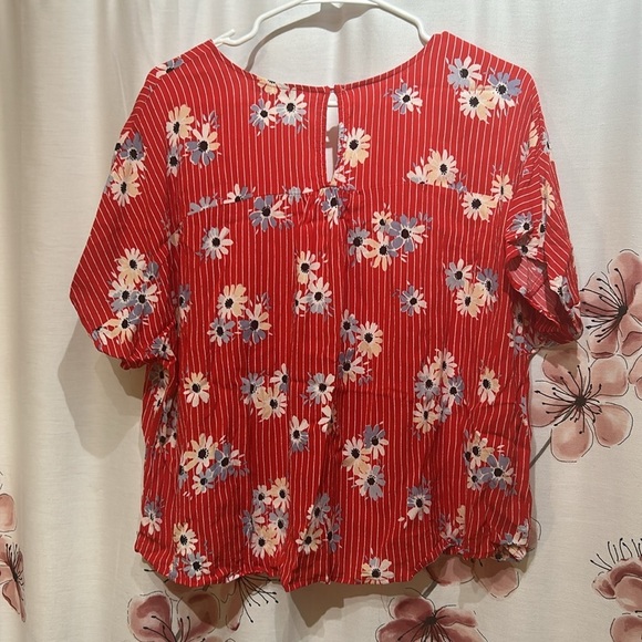 MADEWELL Women’s Red Blouse with Flower Pattern Size Medium - Picture 5 of 7